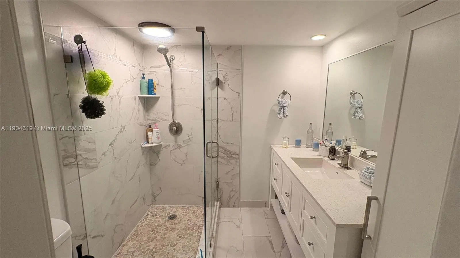 206 Charter Way, #206