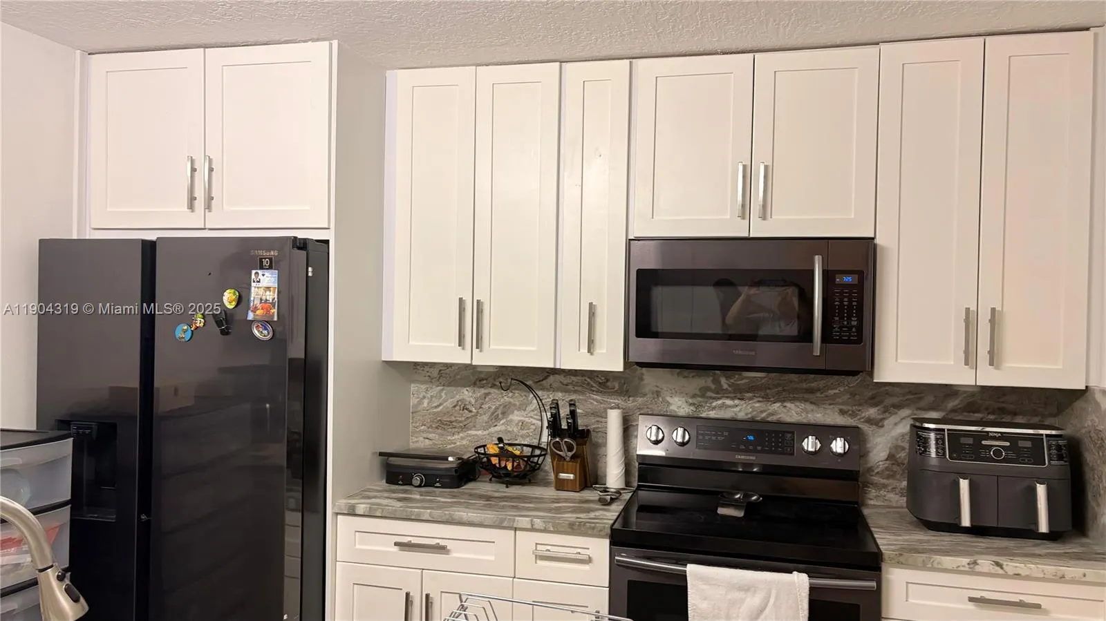 206 Charter Way, #206