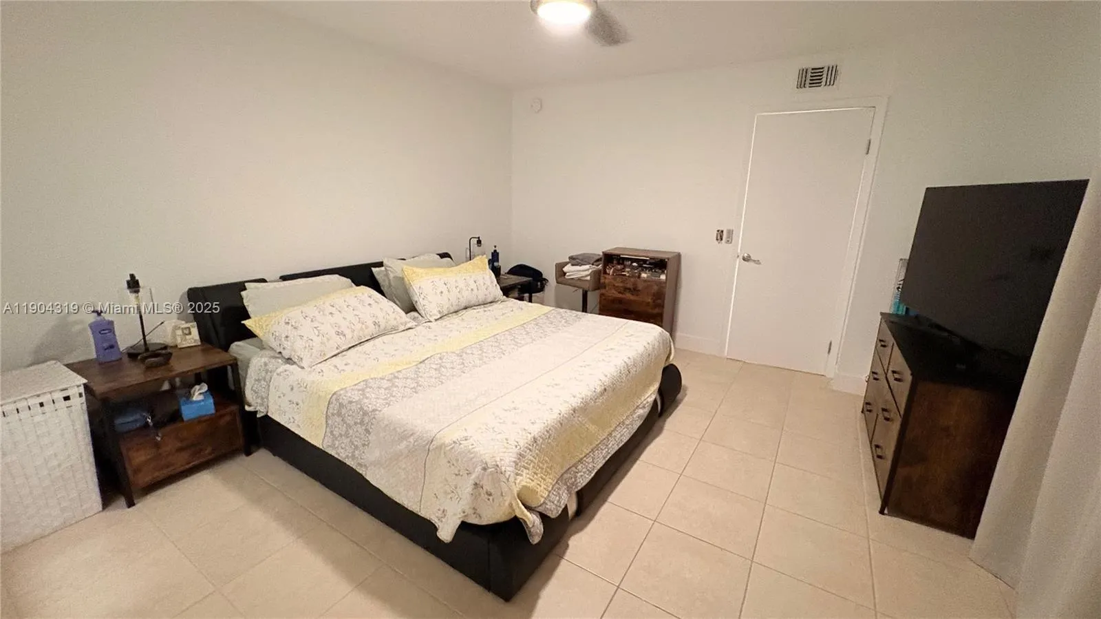 206 Charter Way, #206