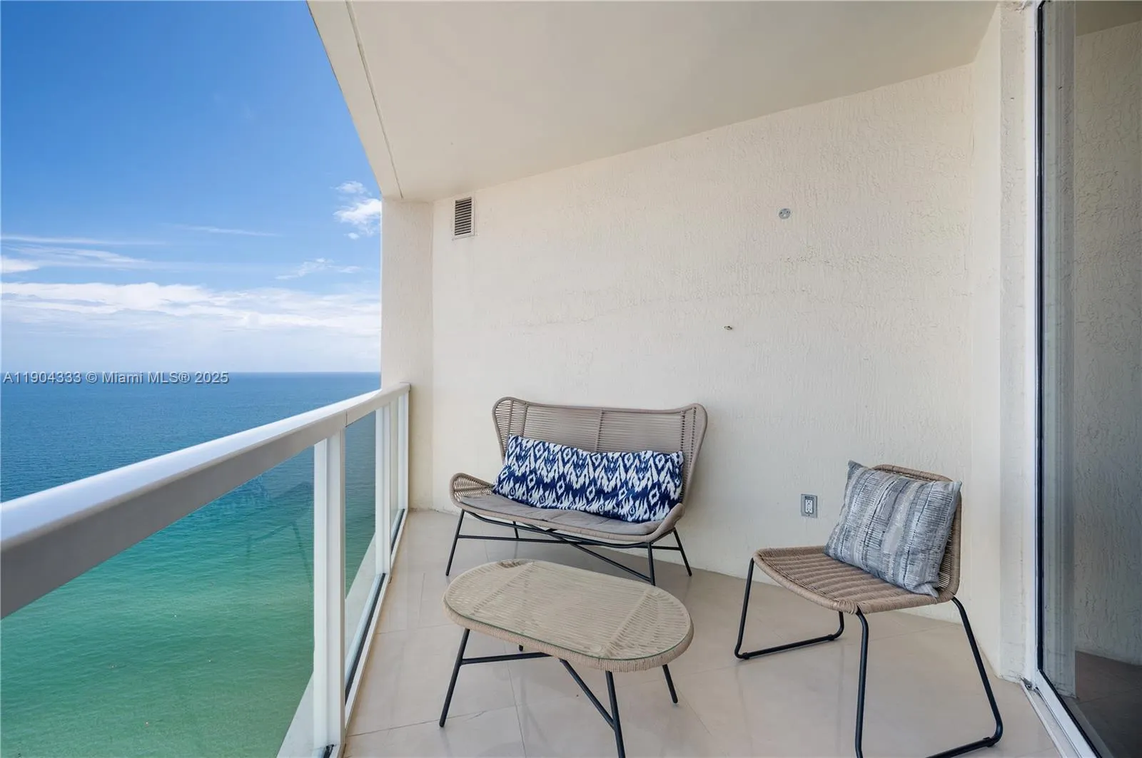 16699 Collins Ave, #3305