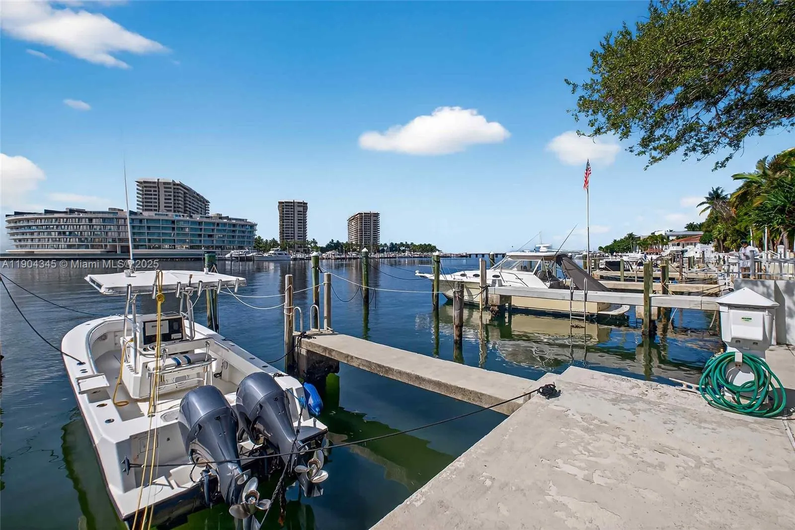 1600 S Bayshore Ln, #4B