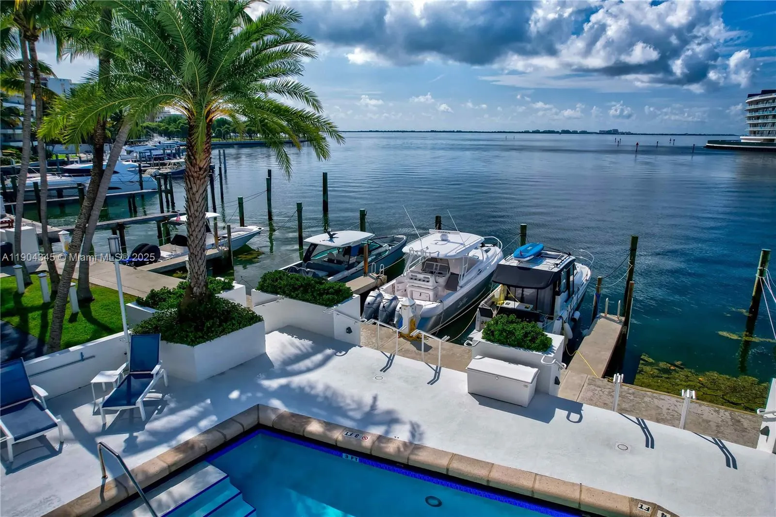 1600 S Bayshore Ln, #4B