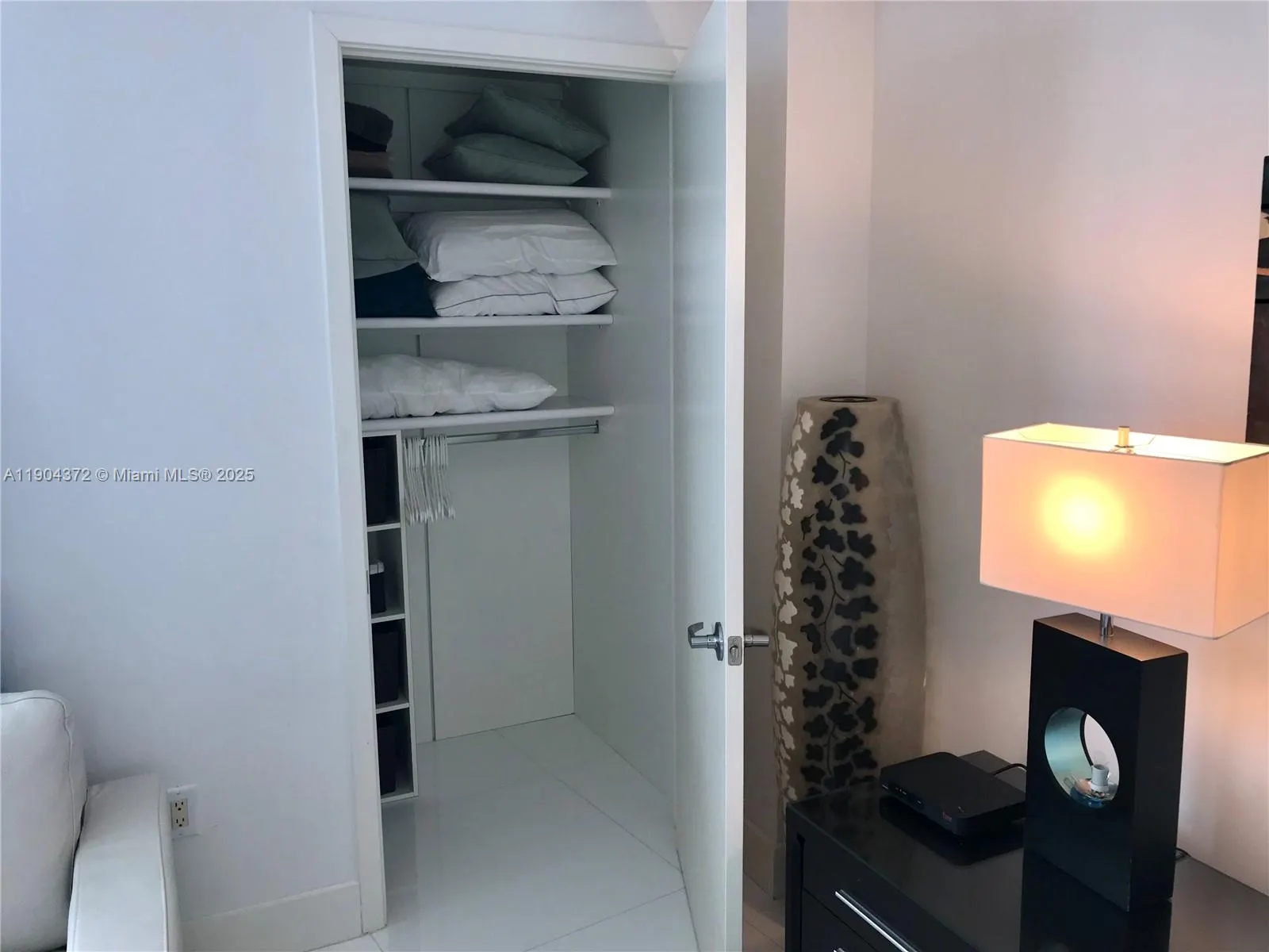 18201 Collins Ave, #5104