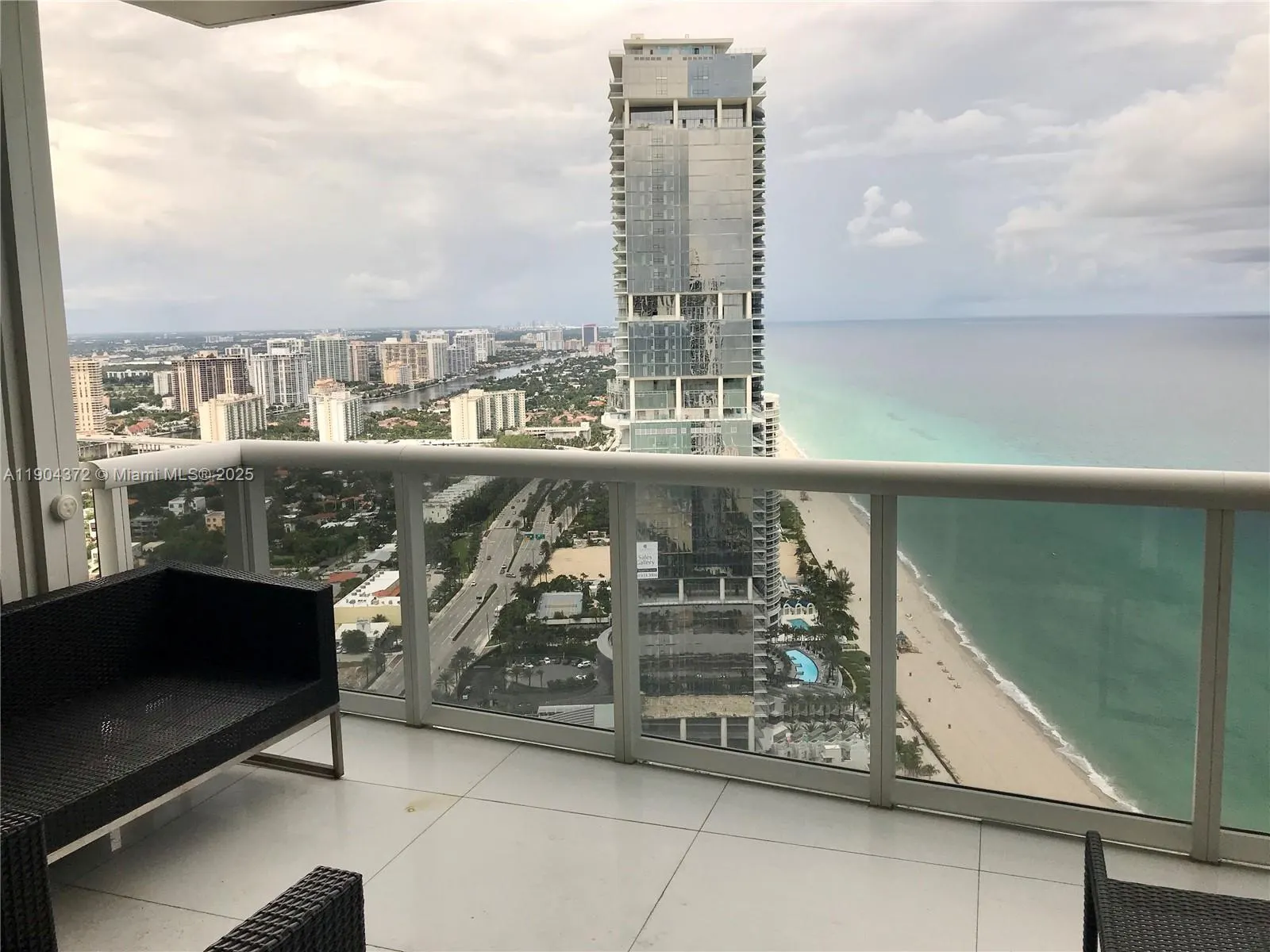 18201 Collins Ave, #5104