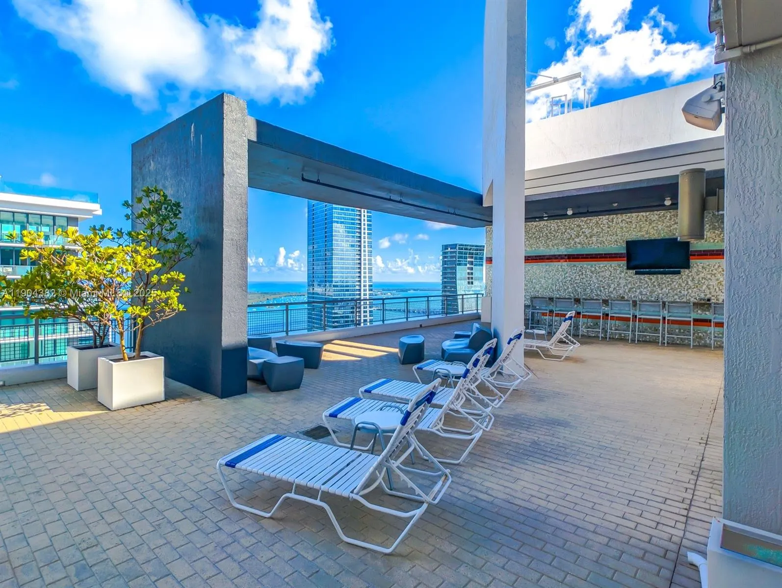 60 SW 13th St, #1612