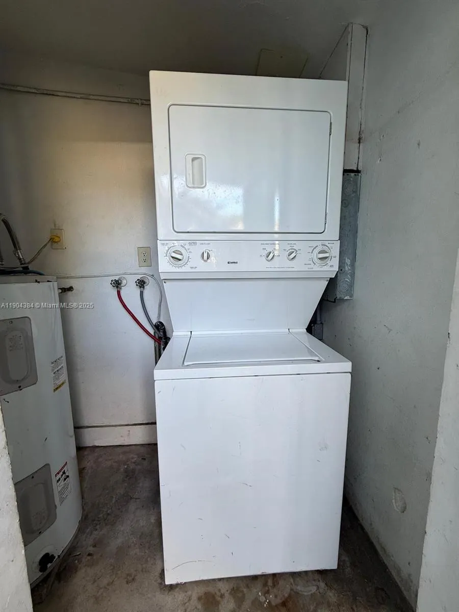 520 W Blue Heron Blvd, #1