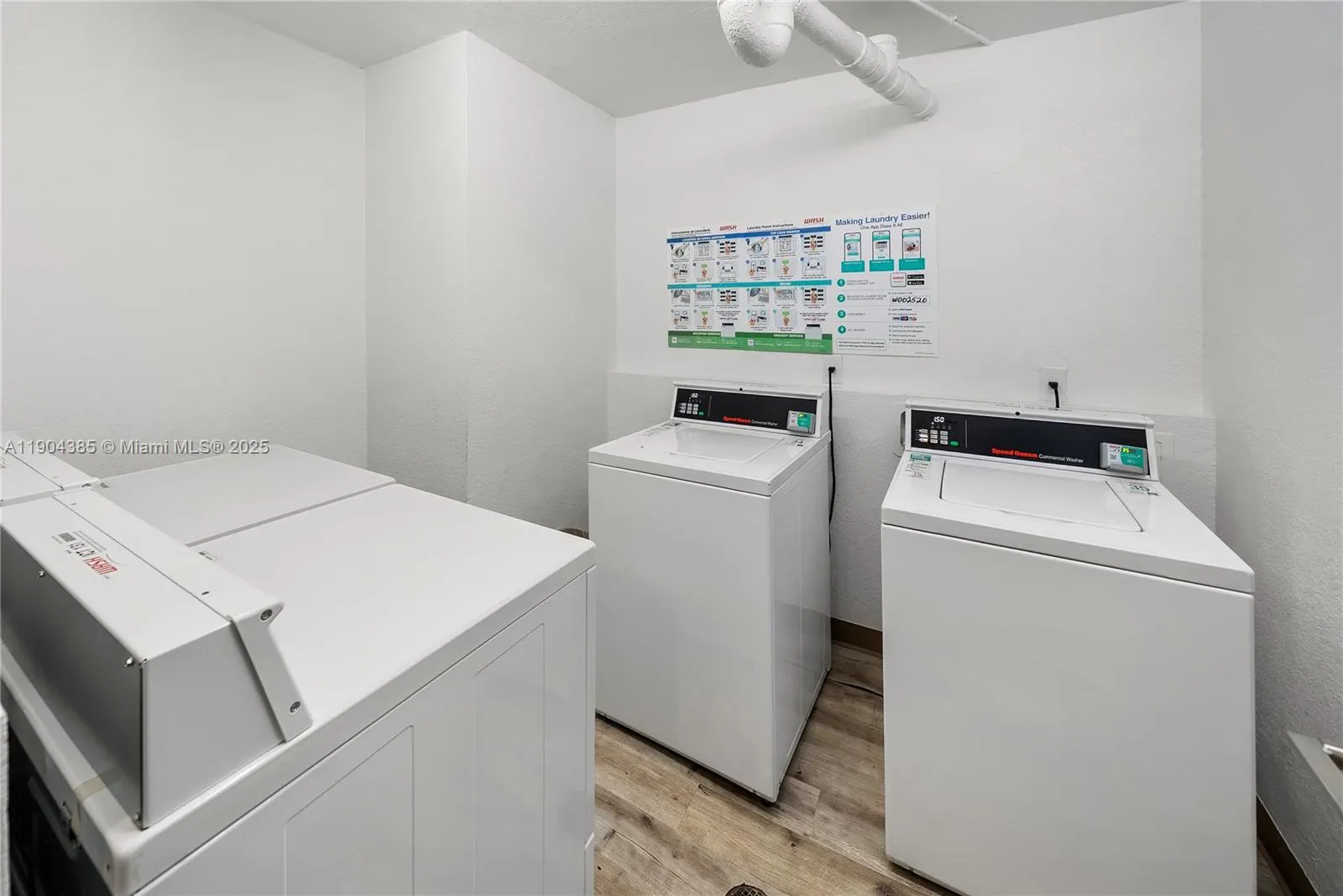 2555 Collins Ave, #904