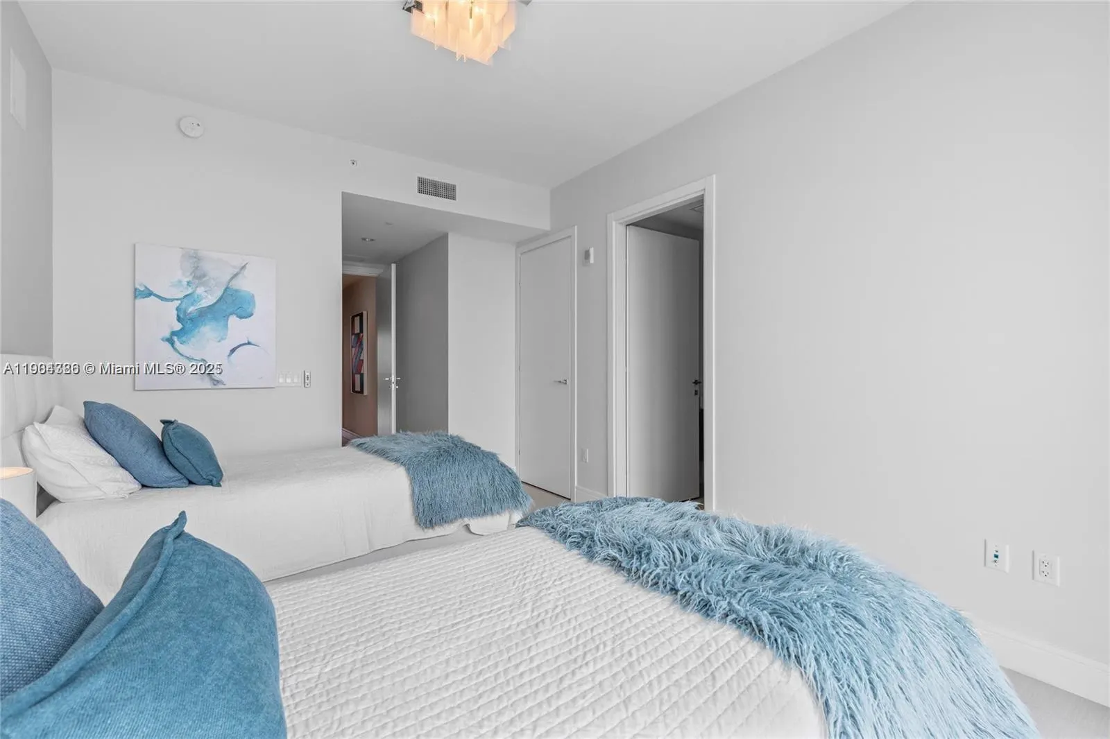 3300 NE 188th St, #818