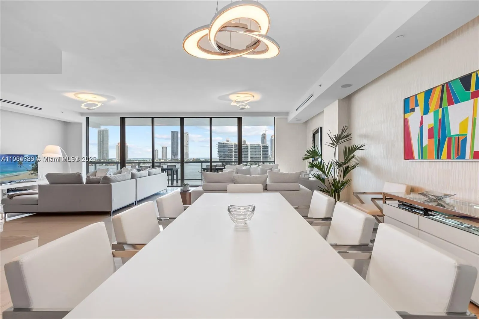 3300 NE 188th St, #818