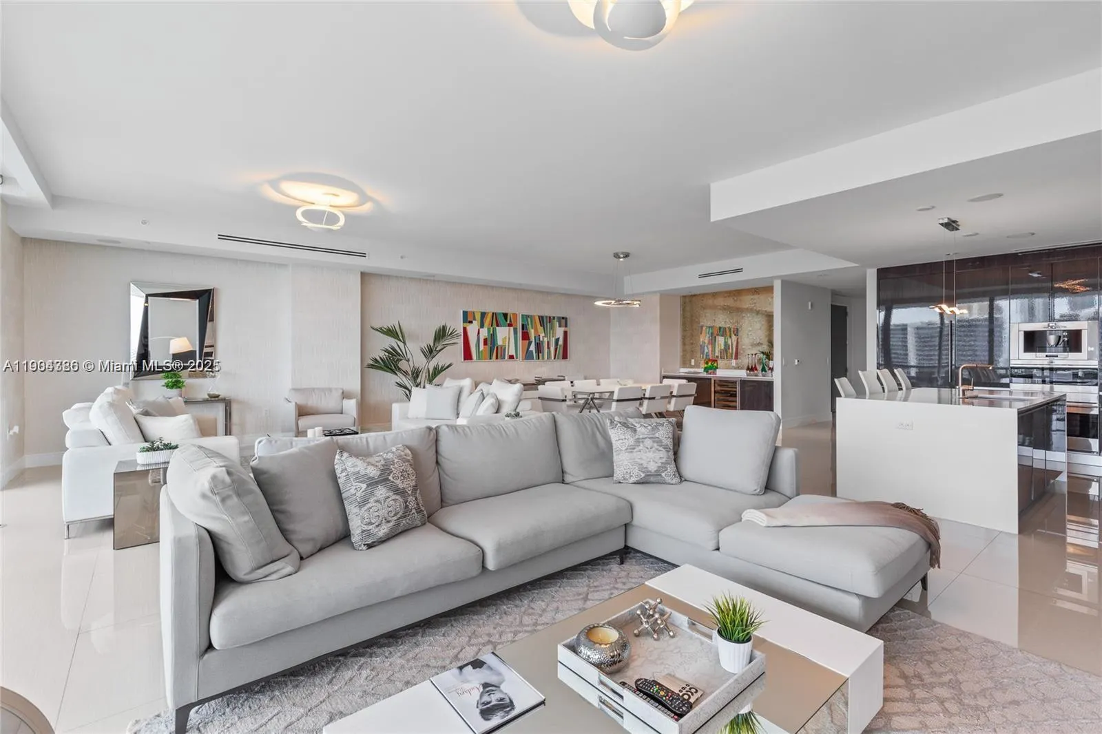 3300 NE 188th St, #818