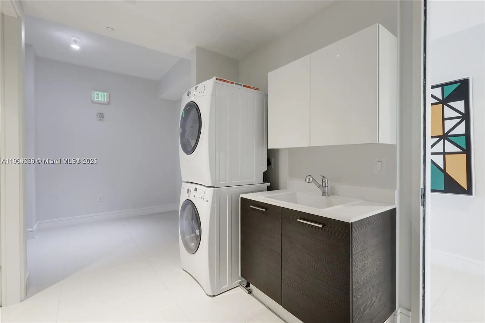 3300 NE 188th St, #818