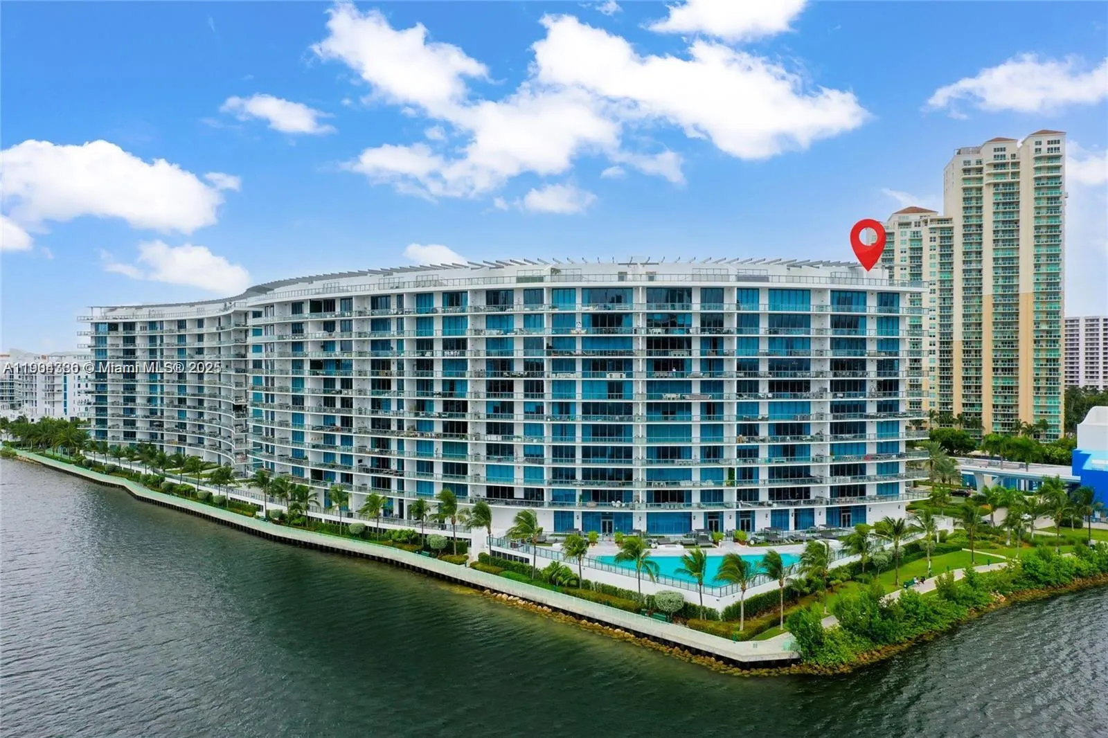 3300 NE 188th St, #818