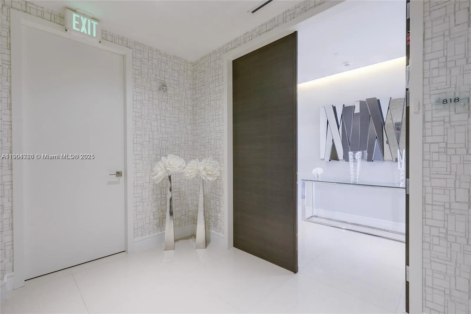 3300 NE 188th St, #818