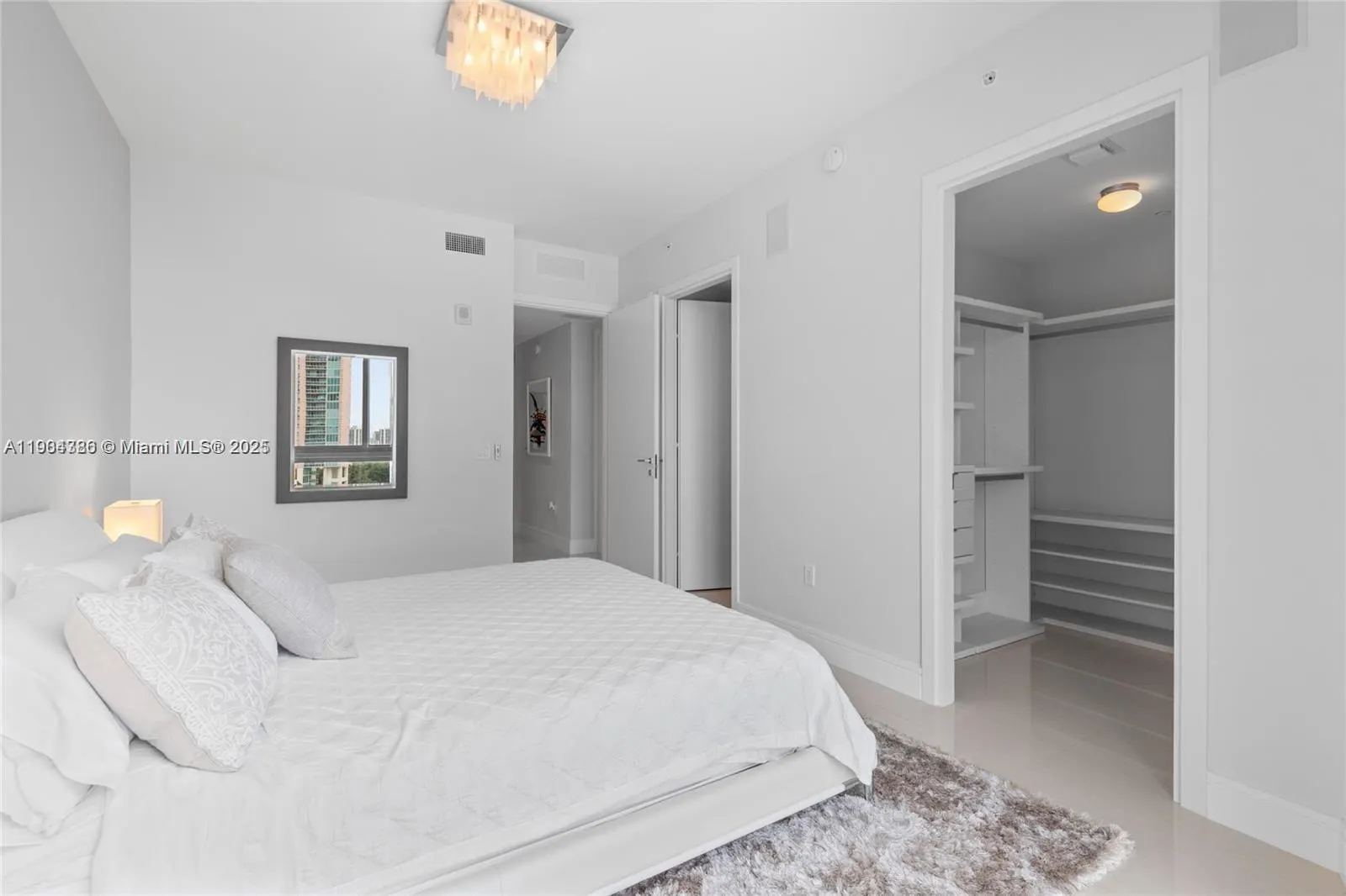 3300 NE 188th St, #818