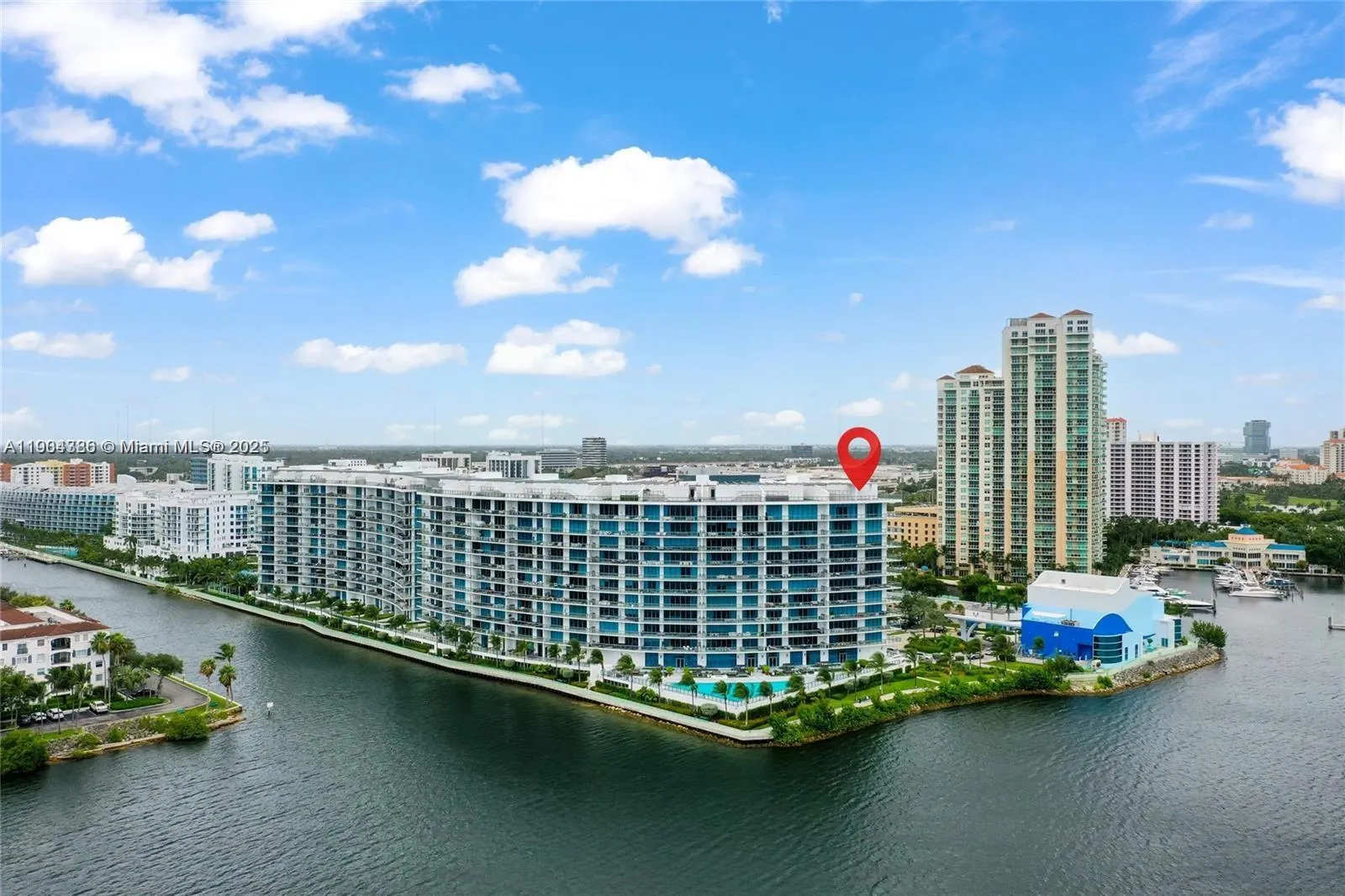 3300 NE 188th St, #818