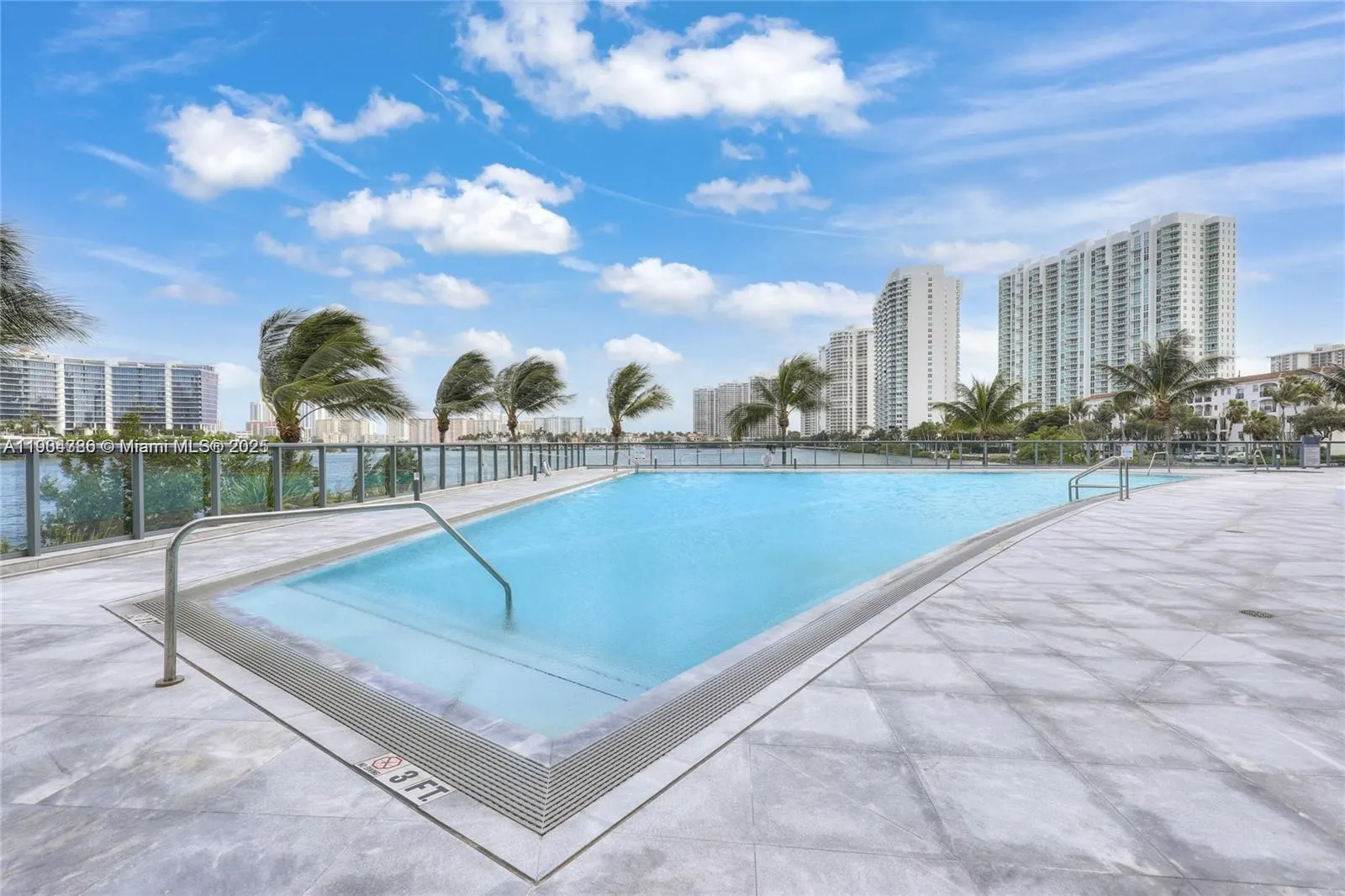 3300 NE 188th St, #818