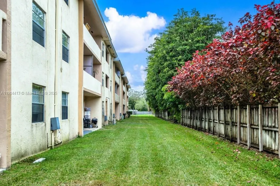 8951 SW 72nd St, #337