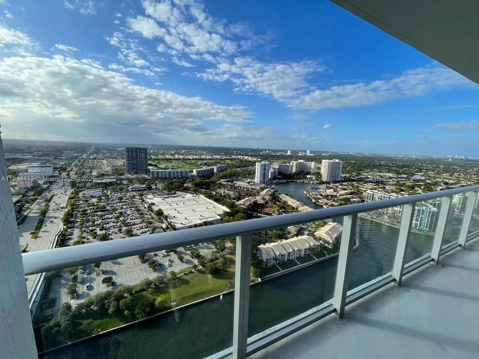 4010 S Ocean Dr, #R3306