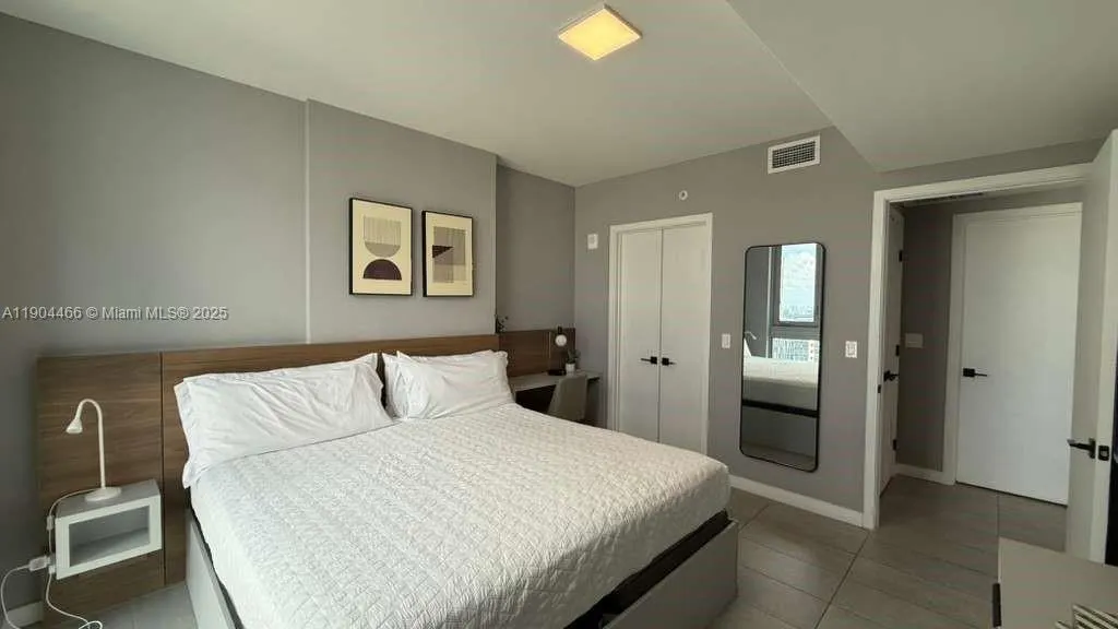 227 NE 2nd St, #3104