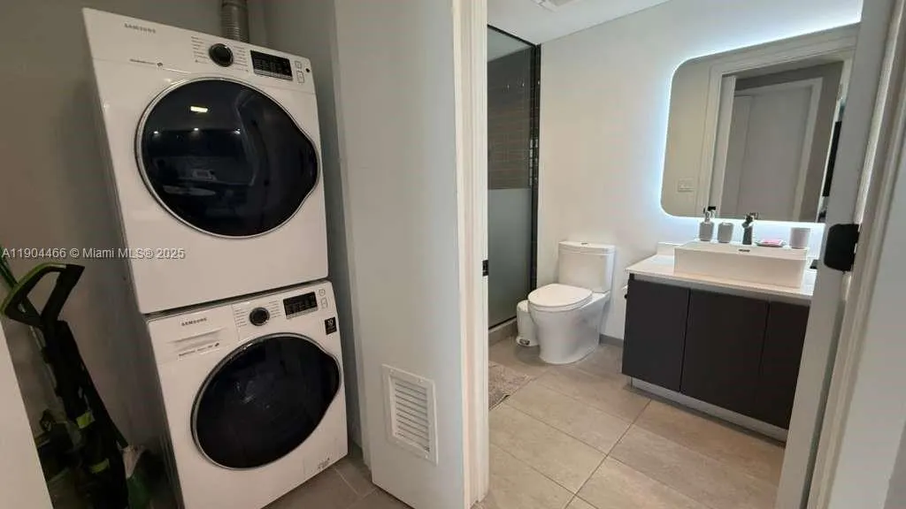 227 NE 2nd St, #3104