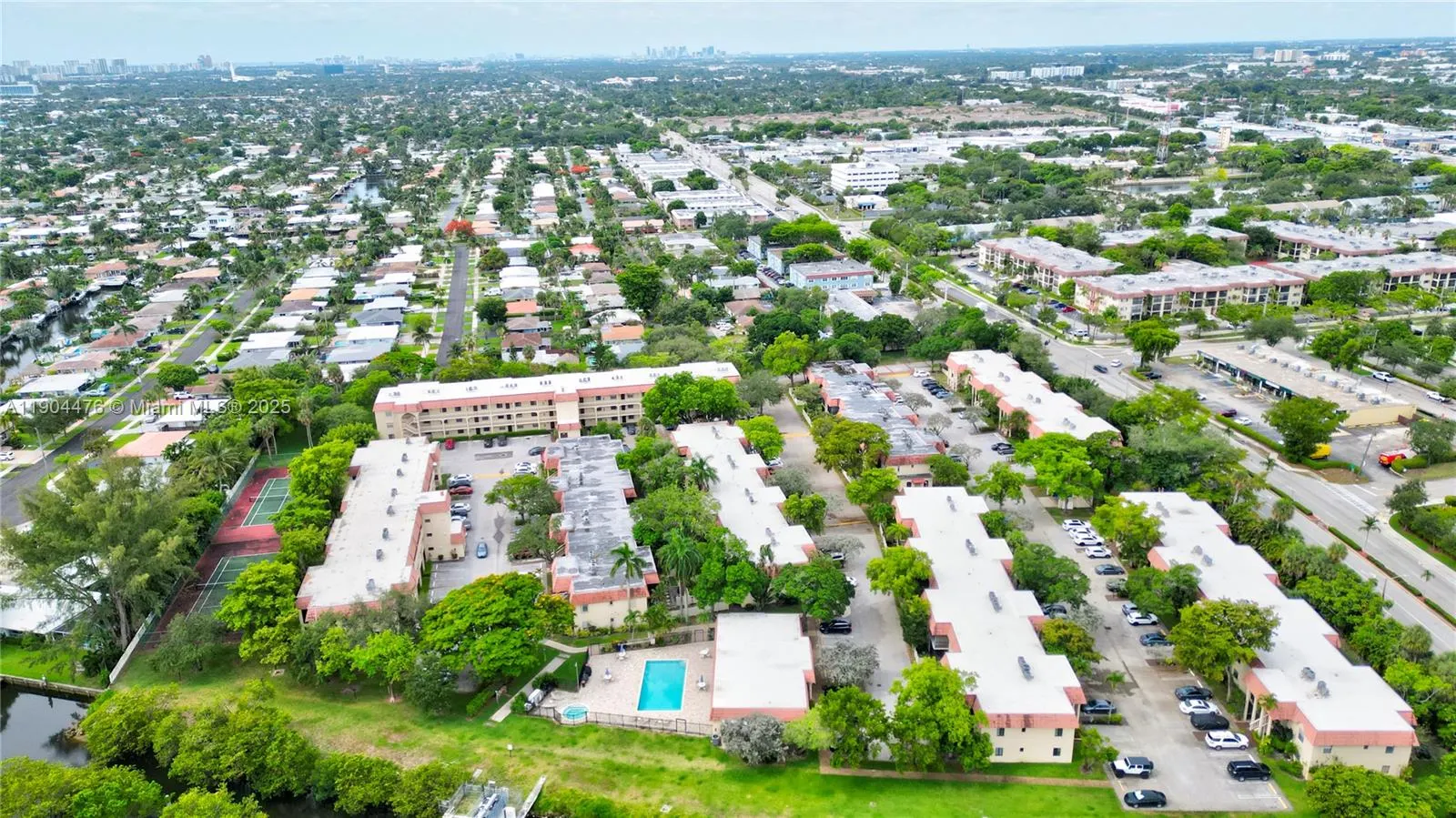 136 S Cypress Rd, #323