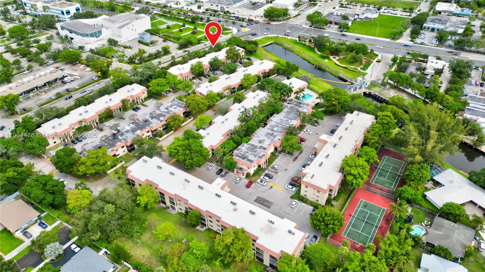 136 S Cypress Rd, #323