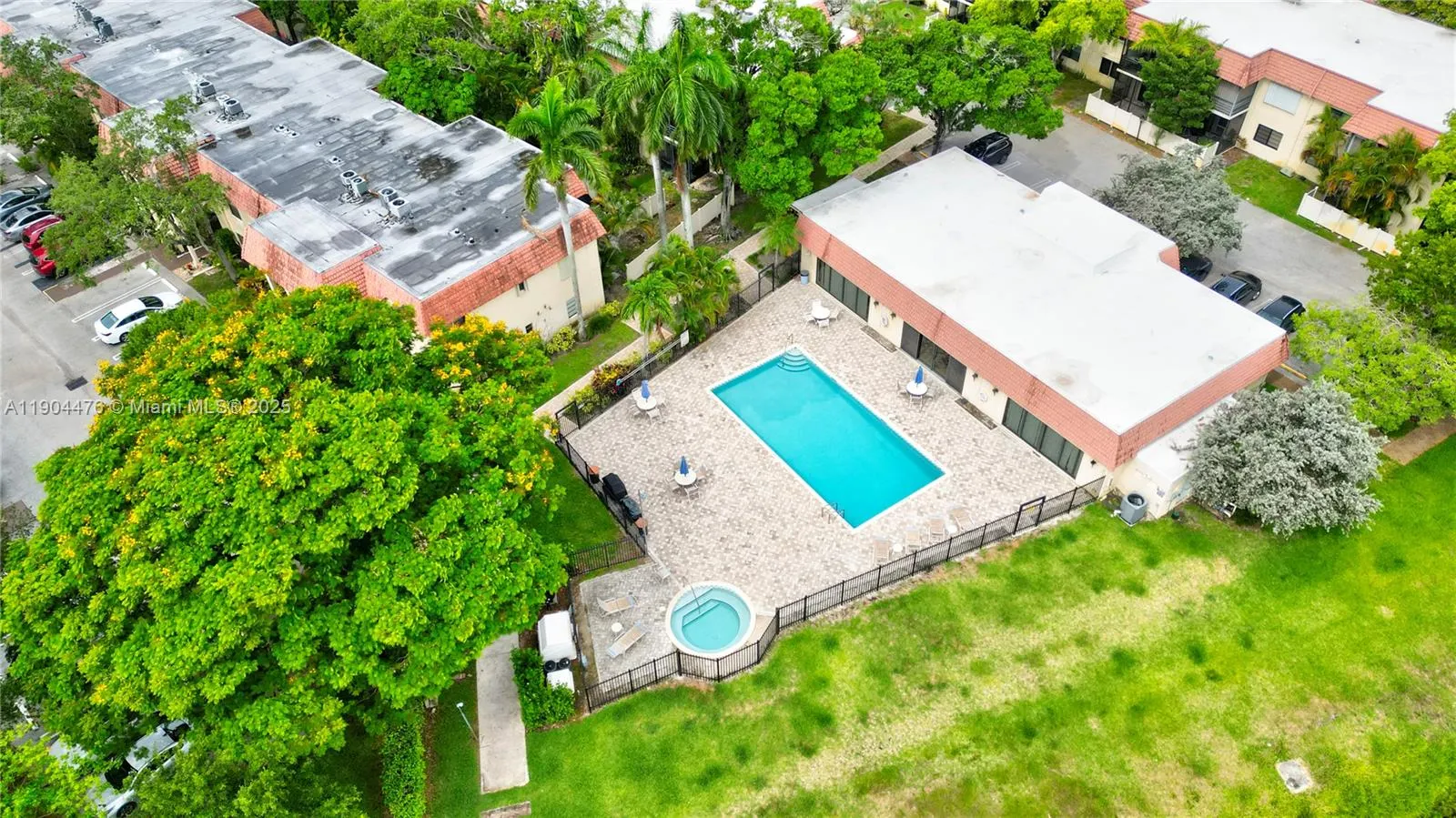 136 S Cypress Rd, #323