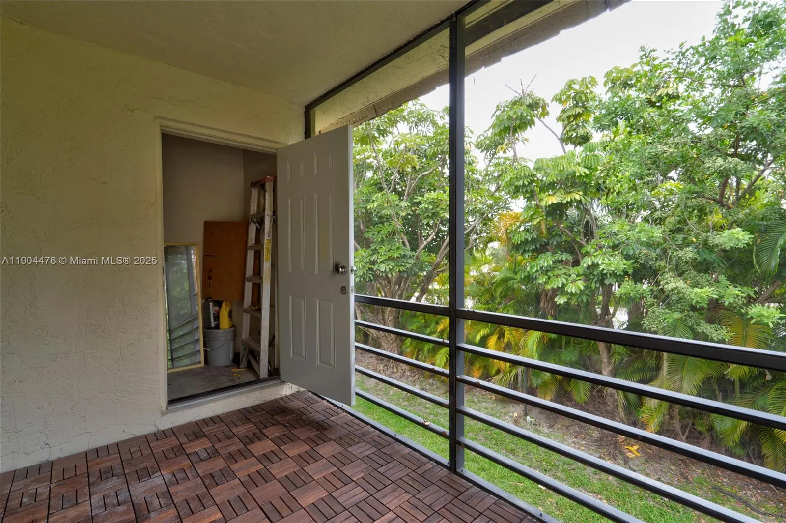 136 S Cypress Rd, #323