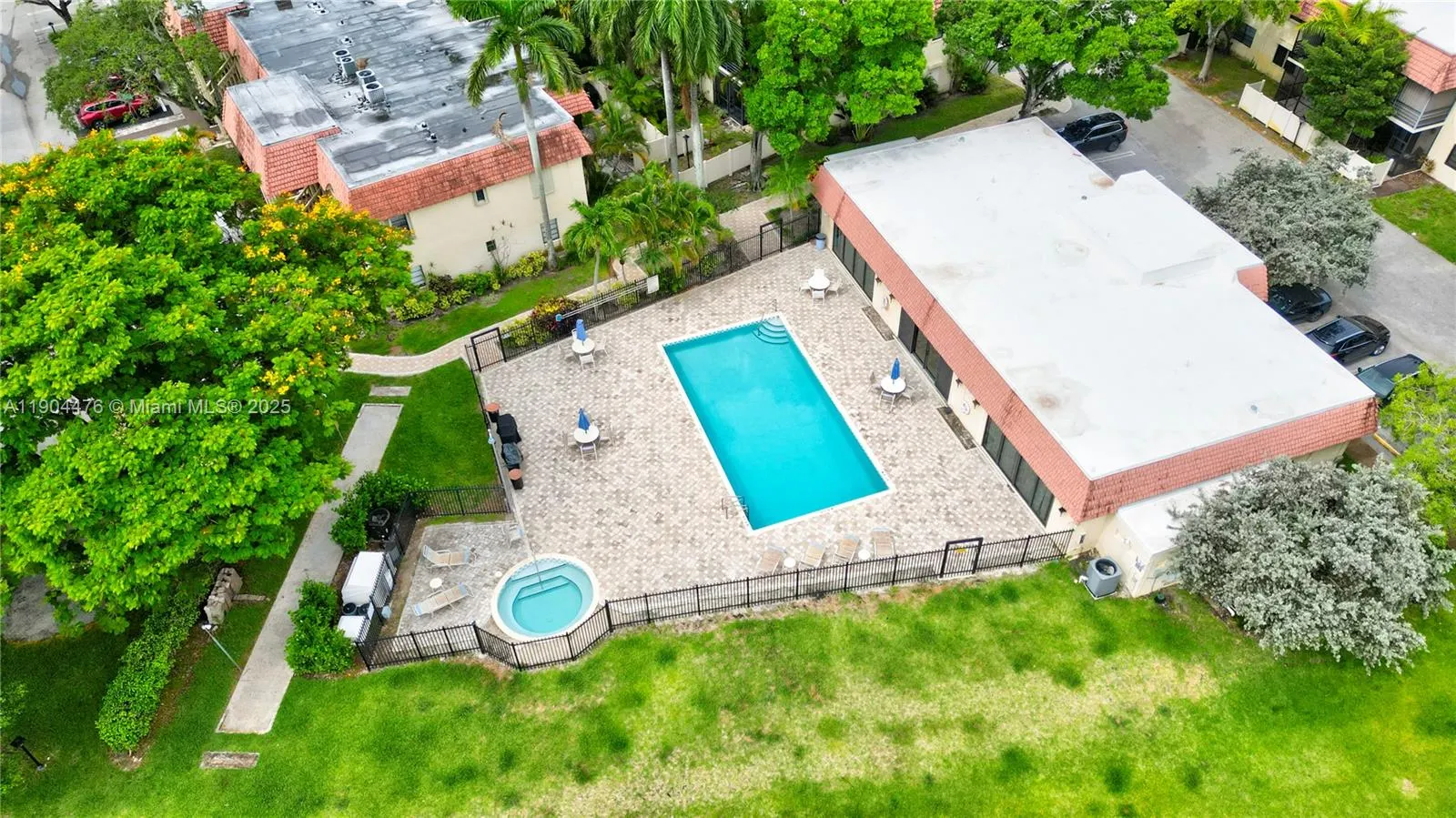 136 S Cypress Rd, #323