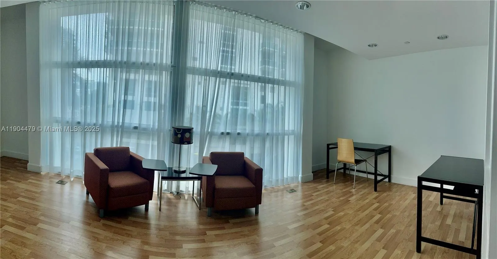 350 NE 24th St, #404