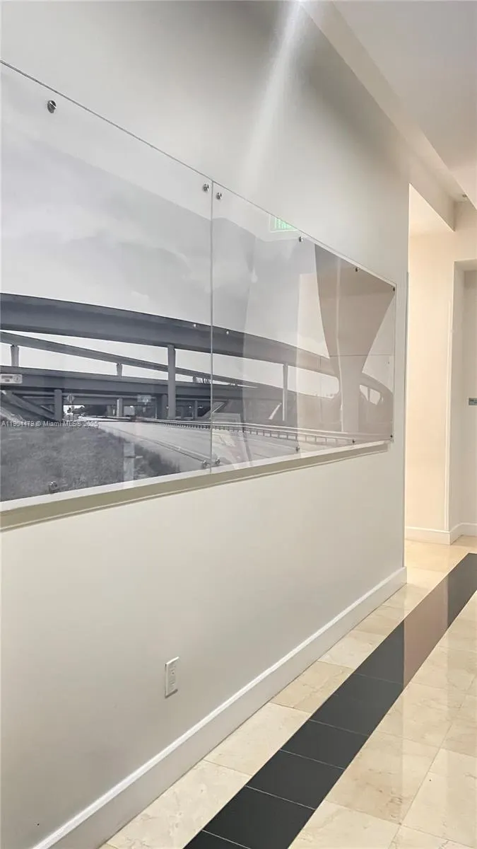 350 NE 24th St, #404