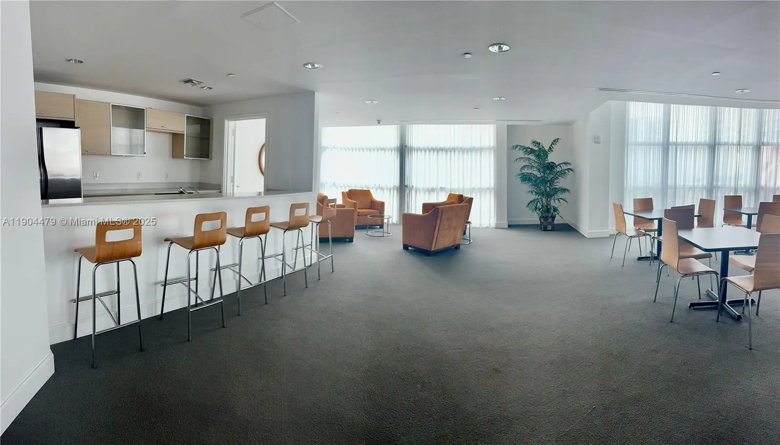 350 NE 24th St, #404