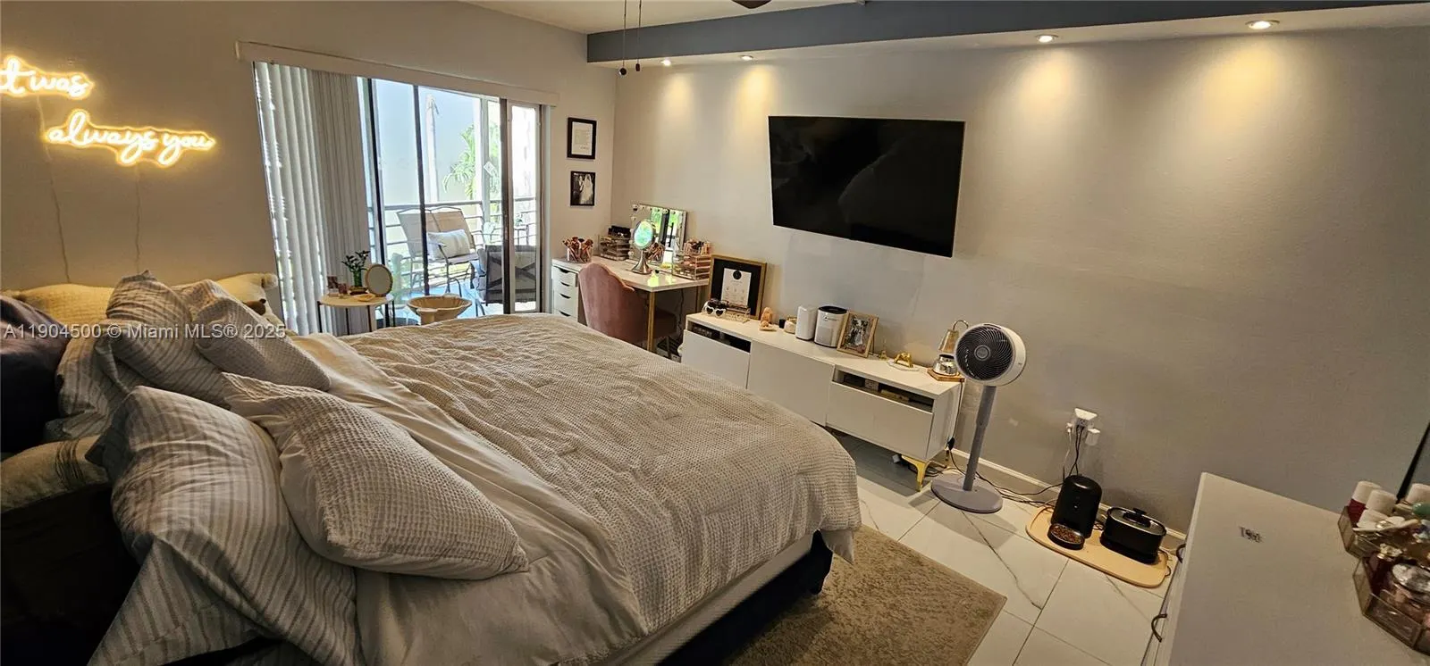 6855 W Broward Blvd, #308