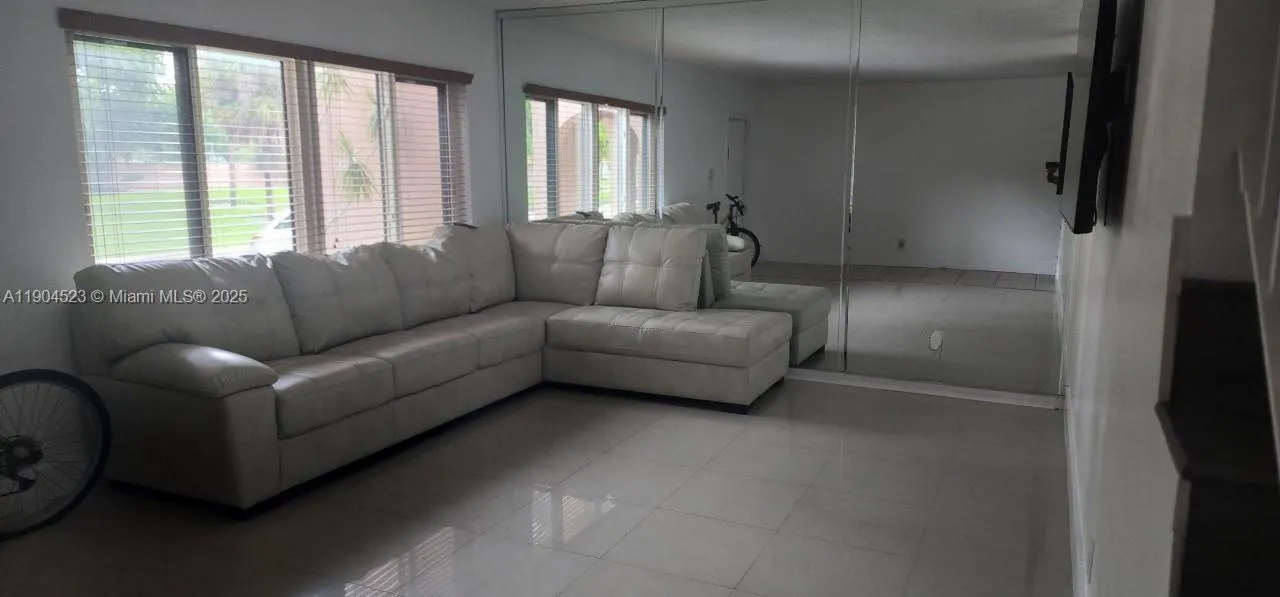 23 N Valencia Dr, #2-32