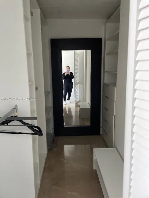 950 Brickell Bay Dr, #1805