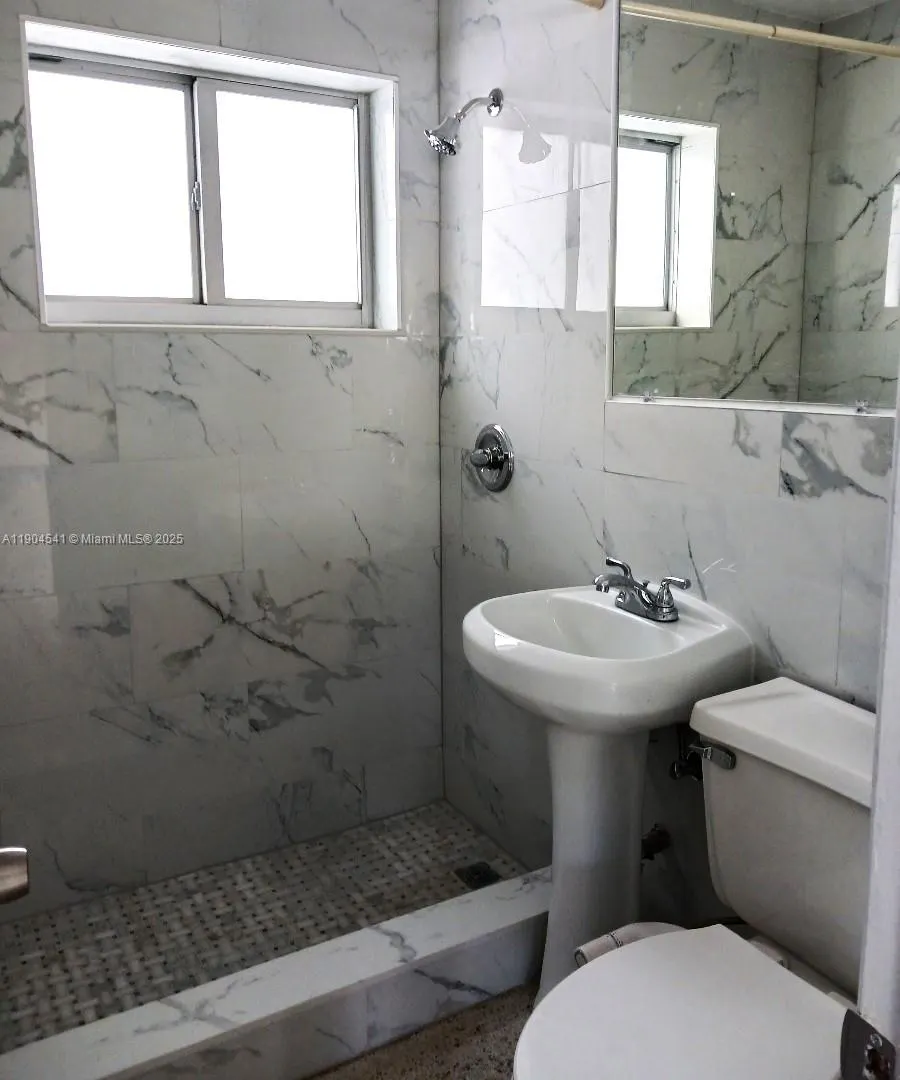 380 Tamiami Canal Rd, #380