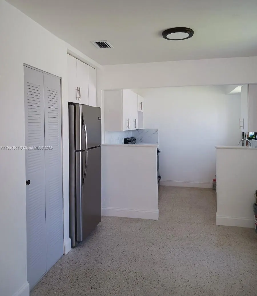 380 Tamiami Canal Rd, #380