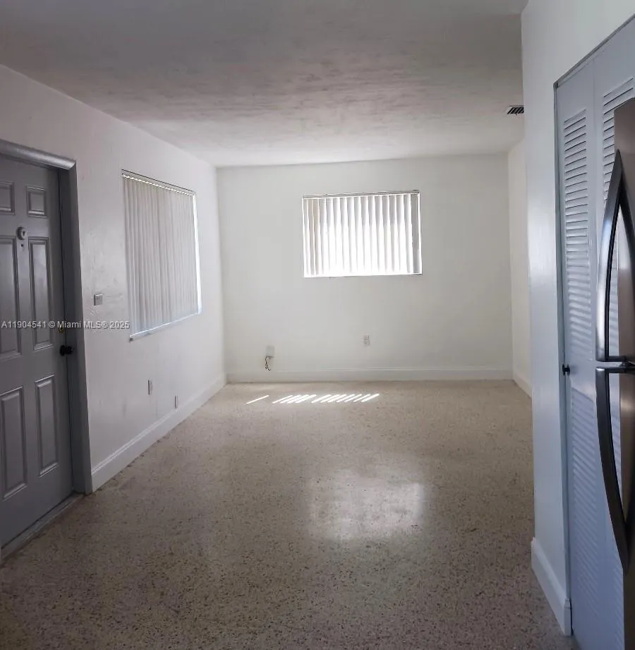 380 Tamiami Canal Rd, #380