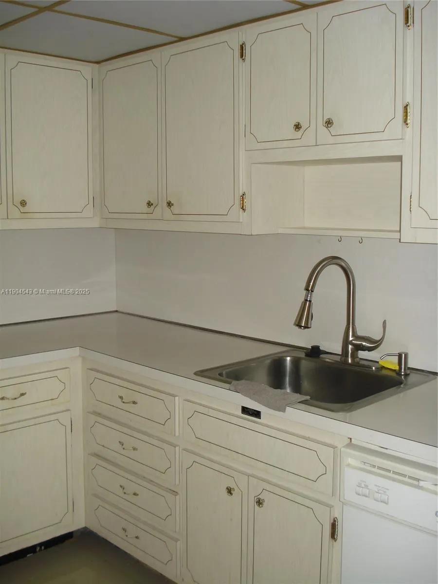 1965 S Ocean Dr, #10P