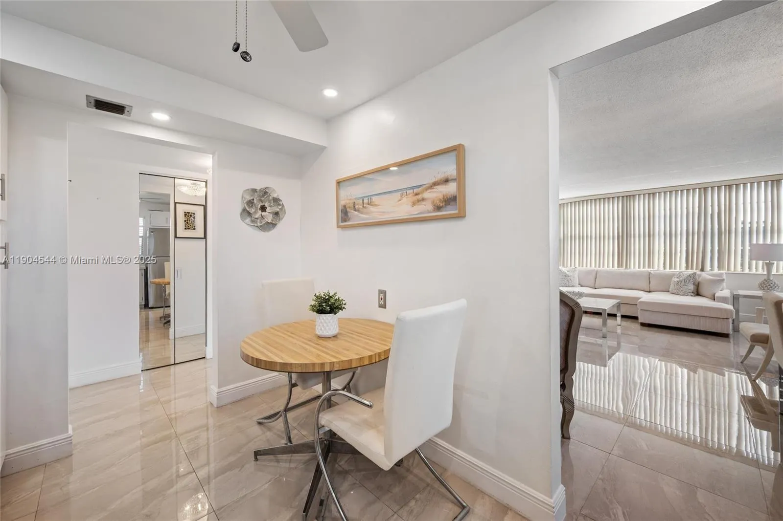 1400 Saint Charles Pl, #520