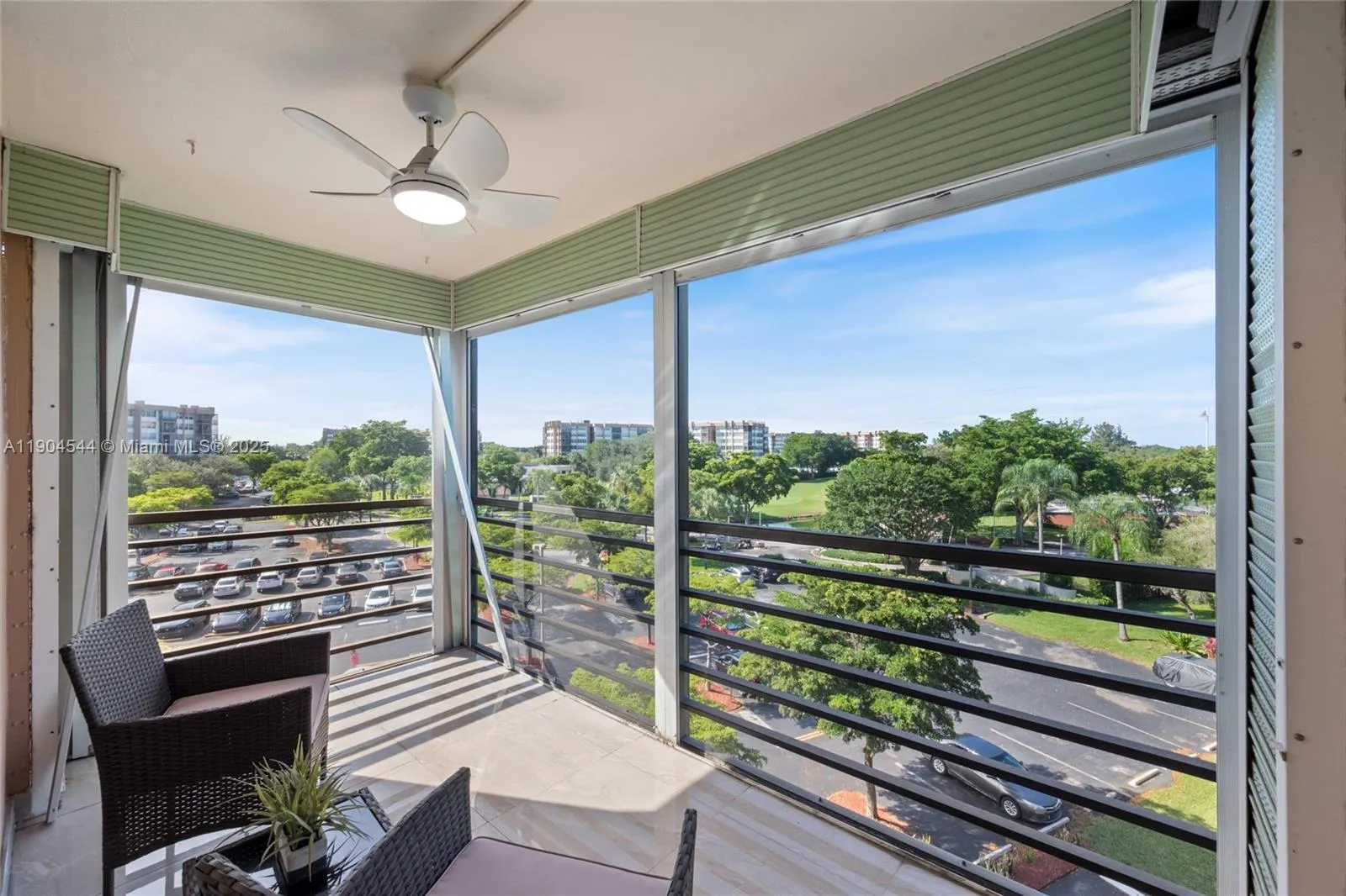 1400 Saint Charles Pl, #520