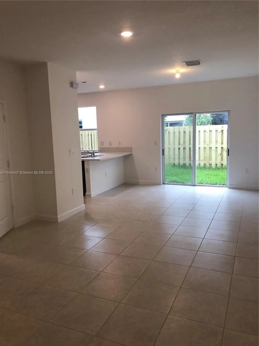 2610 SE 13th St, #2610