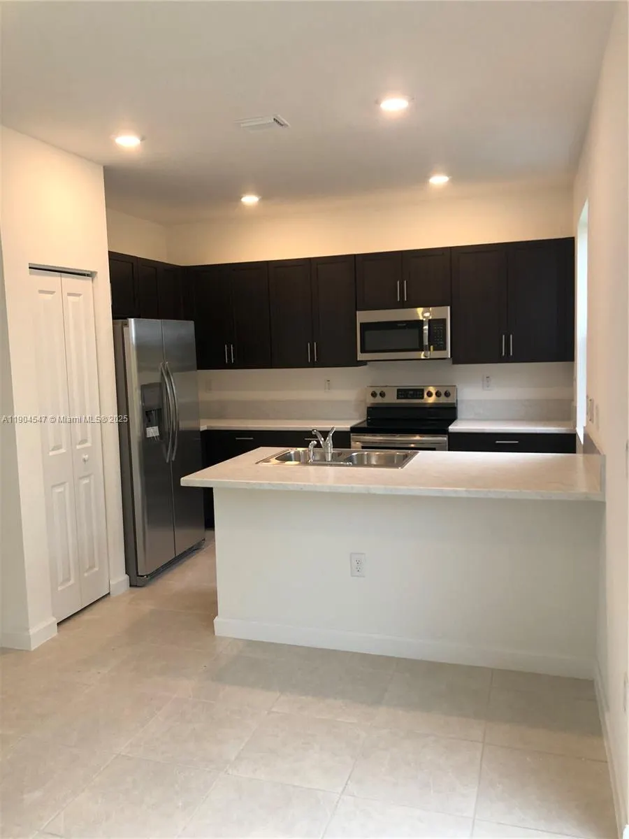 2610 SE 13th St, #2610