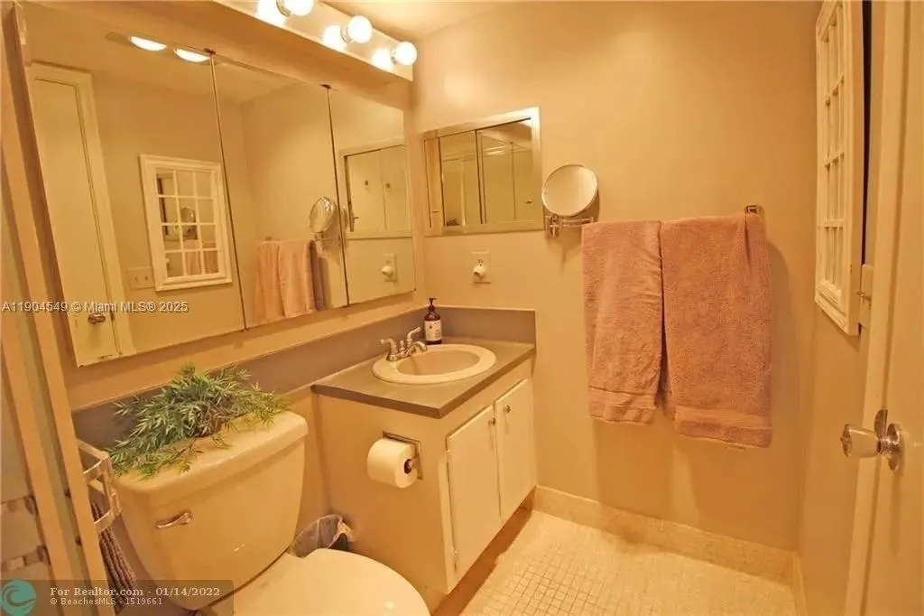 4008 Berkshire A, #4008