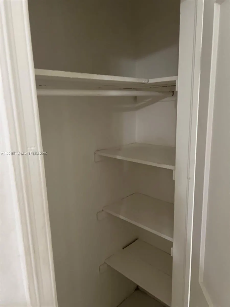 1931 Jefferson St, #E