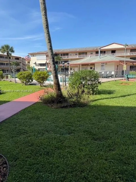 5300 Washington St, #P136