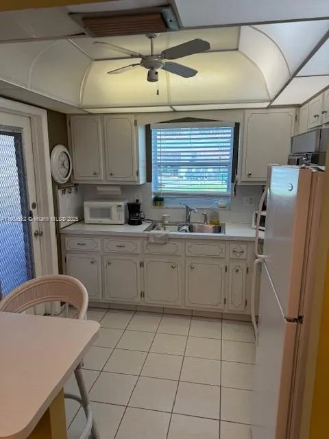 5300 Washington St, #P136