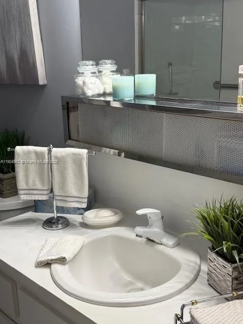 5300 Washington St, #P136