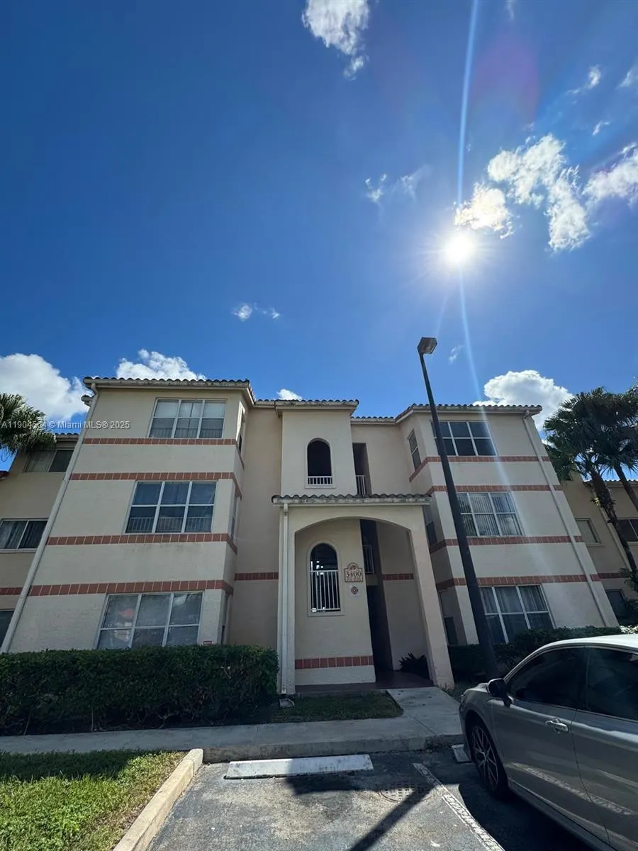 3400 N Pinewalk Dr N, #918