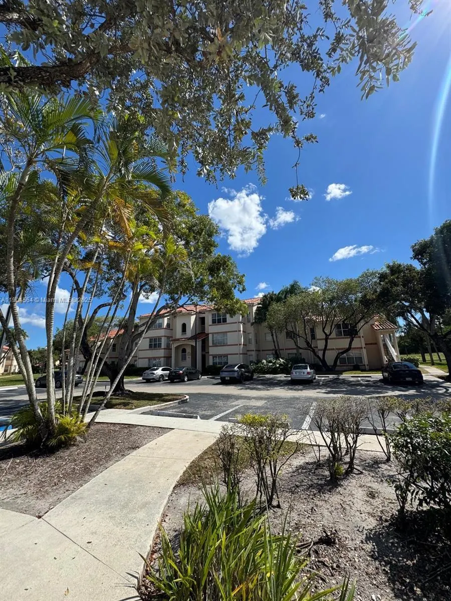 3400 N Pinewalk Dr N, #918